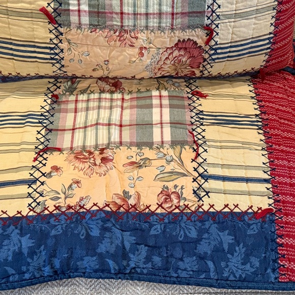 Pottery Barn 2Pc Patchwork Quilted Pillow Shams - Picture 3 of 9